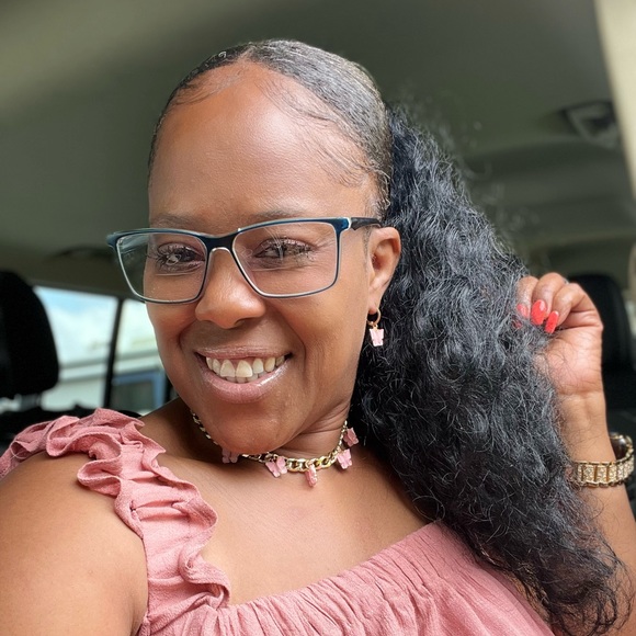 Meet your Posher, Latashaa - Picture 2 of 4